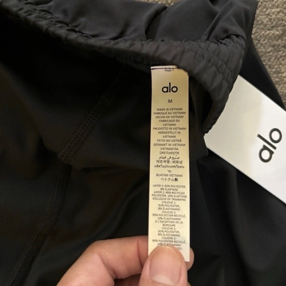 ALO Yoga Men’s “Adapt” Short 5” Inseam with Liner (M) *BESTSELLER* - Picture 10 of 12